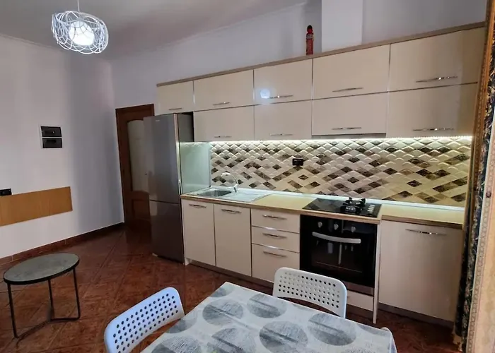 Seafront 2 Bedrooms & Promenade Location Apartment *