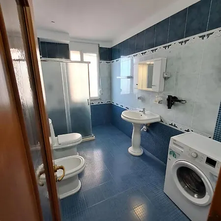Seafront Two Bedrooms Apartment Near The Beach Appartamento Vlorë